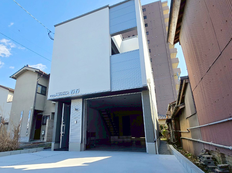 ガレージハウス外観