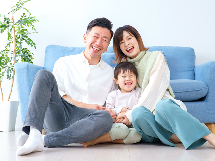 若い夫婦と息子