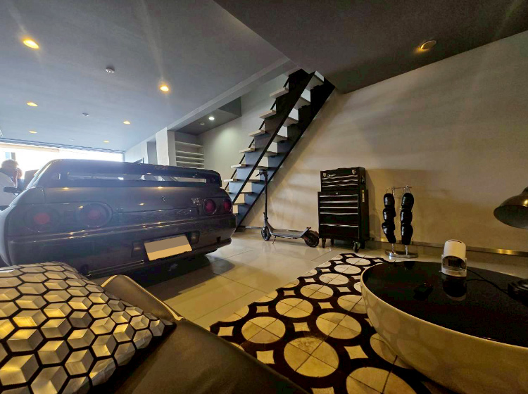 ガレージアパートのガレージ